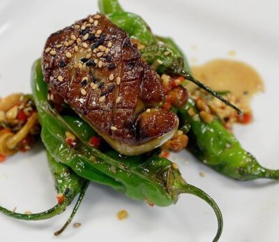 Foie con pimientos asados