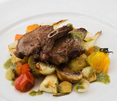 Fritada de cabrito con ajos tiernos
