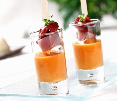 Tapa rápida: chupito de salmorejo y pimientos