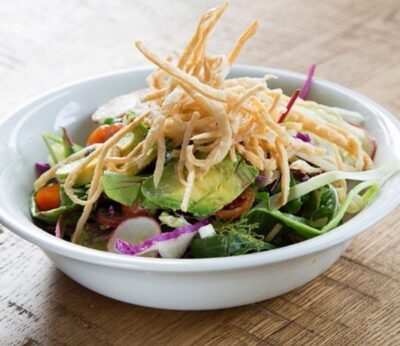 Ensalada completa con pera