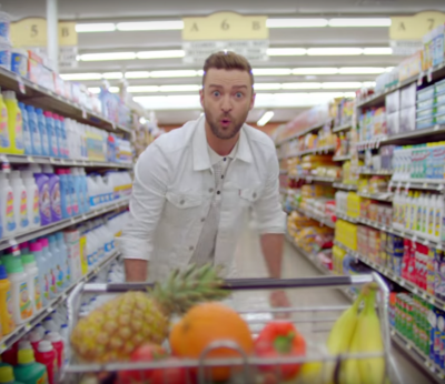 Justin Timberlake hace la compra al ritmo de ‘Can’t stop the feeling’