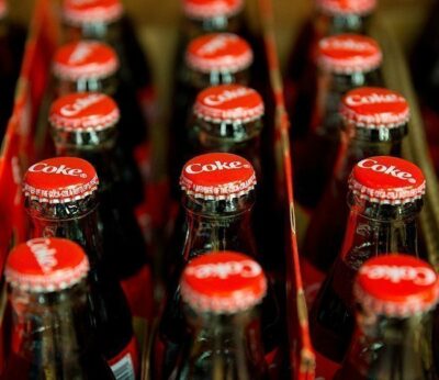 Venezuela dejará de producir Coca-Cola por falta de azúcar