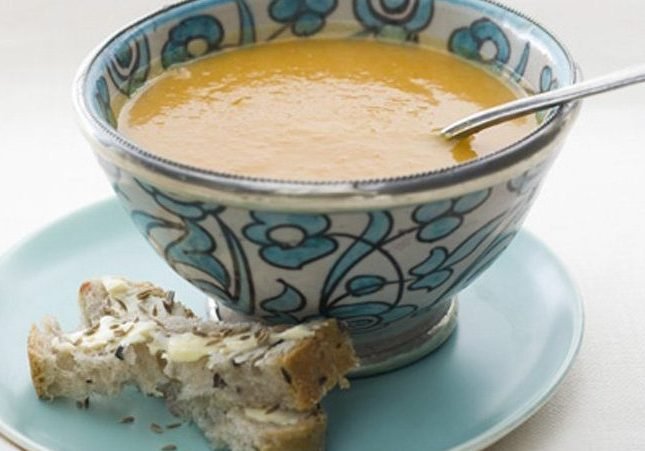 Receta: Sopa de ajo al pimentón