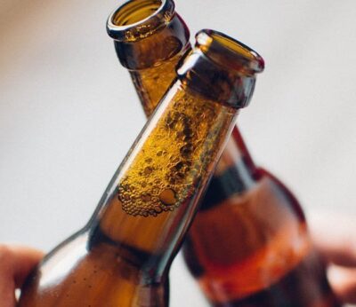 Claves para servir la cerveza perfecta a partir de una botella