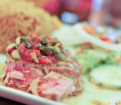 Filete de atún a la plancha con verduritas