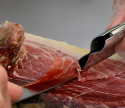 Florencio Sanchidrián, el cortador de jamón que cobra 4.000 euros por pieza