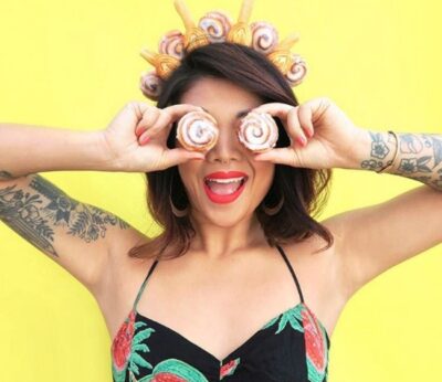 Esta diseñadora crea coronas a partir de alimentos como las galletas Oreo