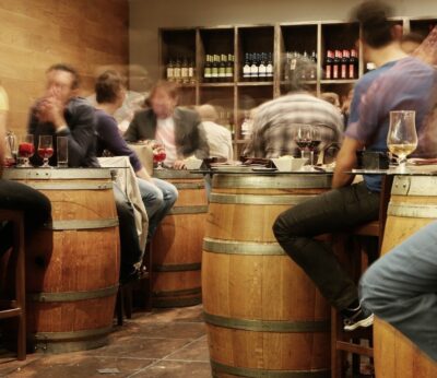 España encabeza el ranking de bares por habitante