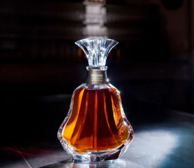 Louis Vuitton diseña un baúl de 280.000€ para llevar a su Hennessy Paradis Imperial 