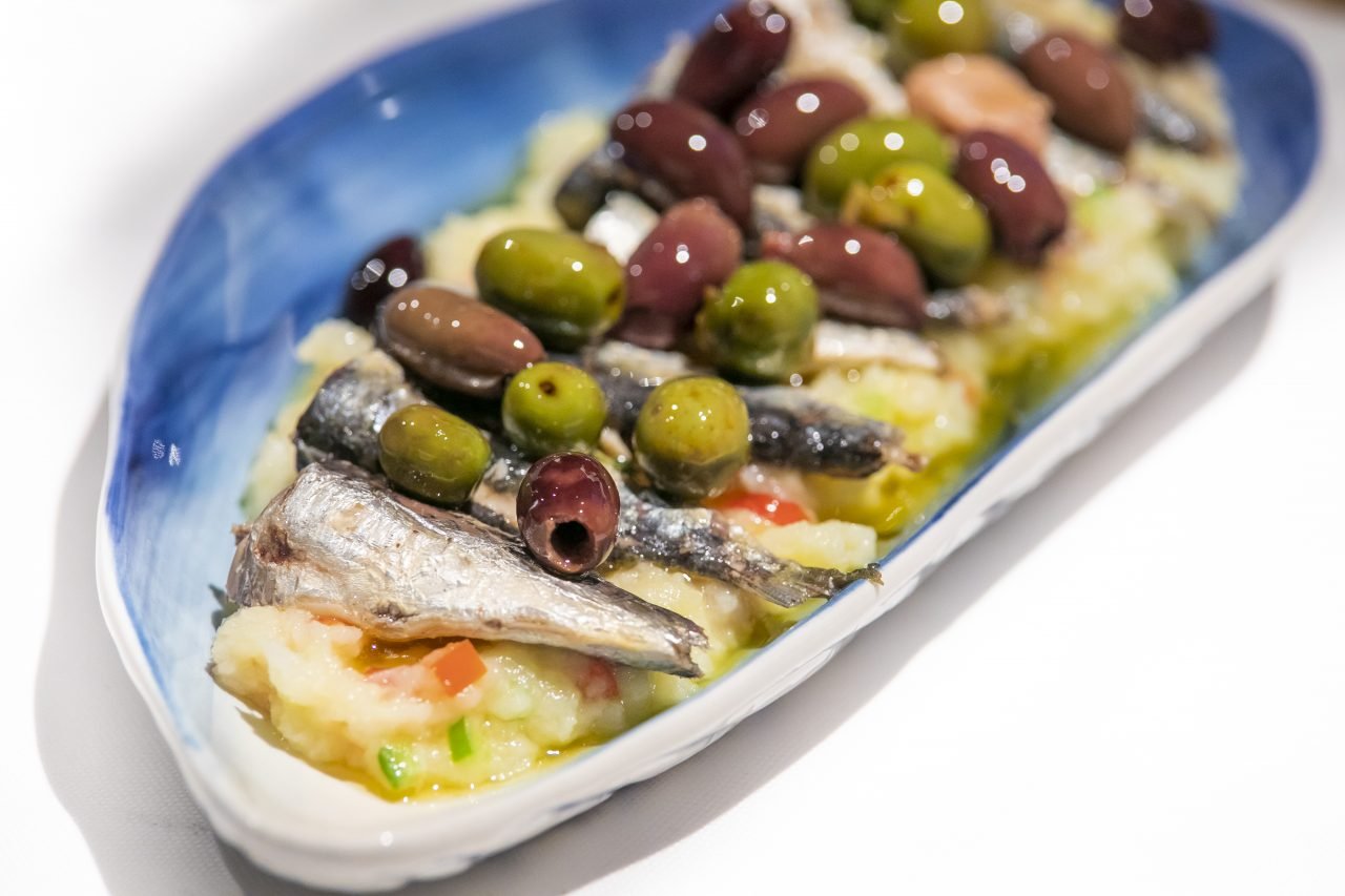 Receta Dani García. Patatas aliñadas con sardinas