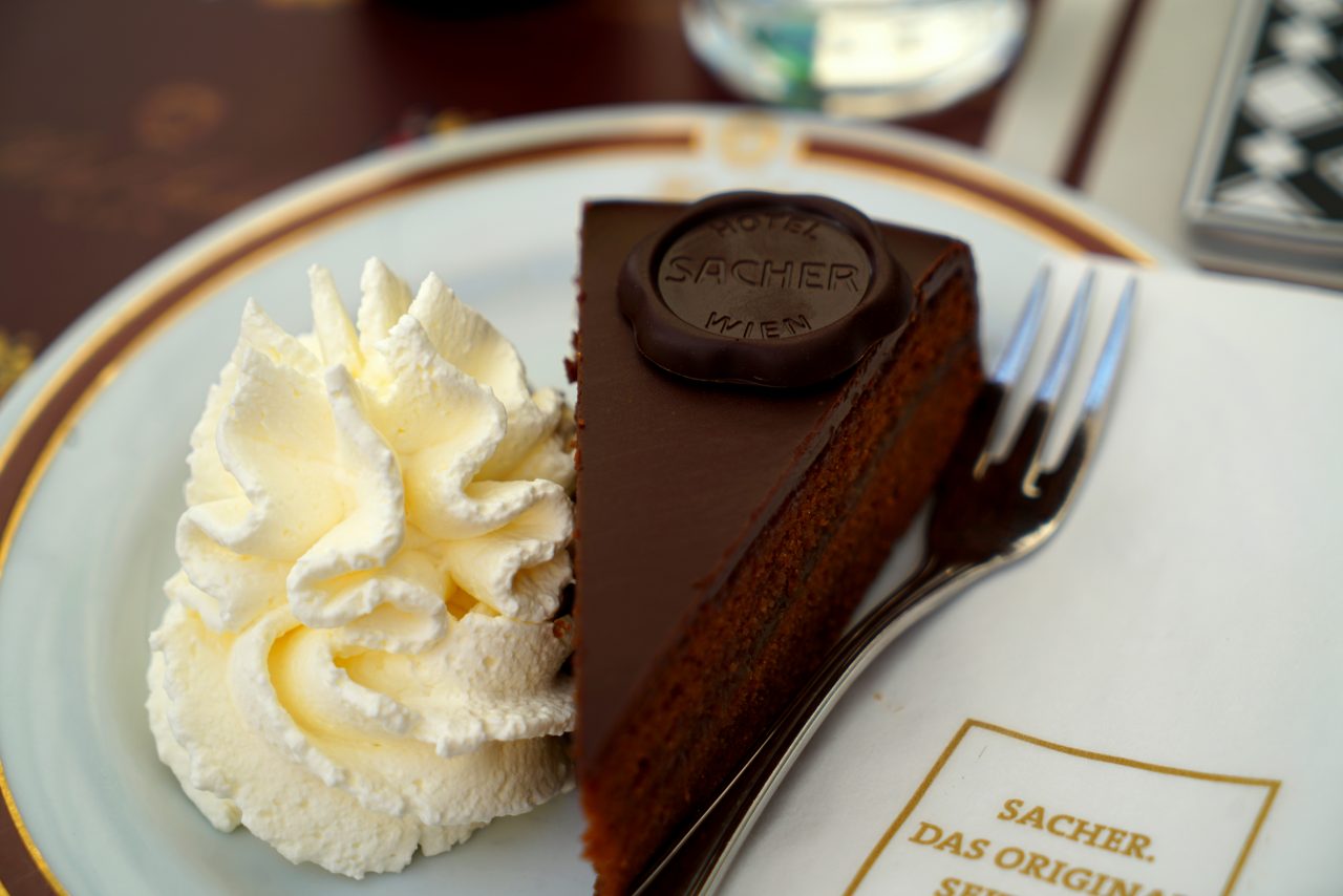 Feliz Día de la tarta Sacher! - Tapas