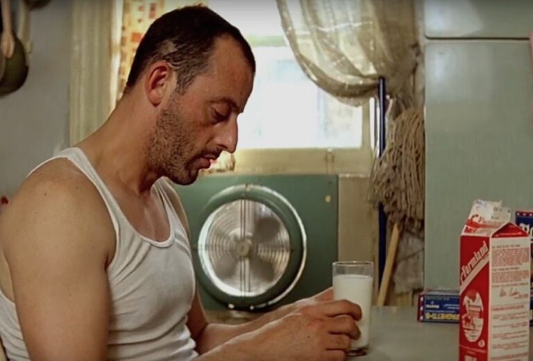 Leon el profesional Jean Reno leche