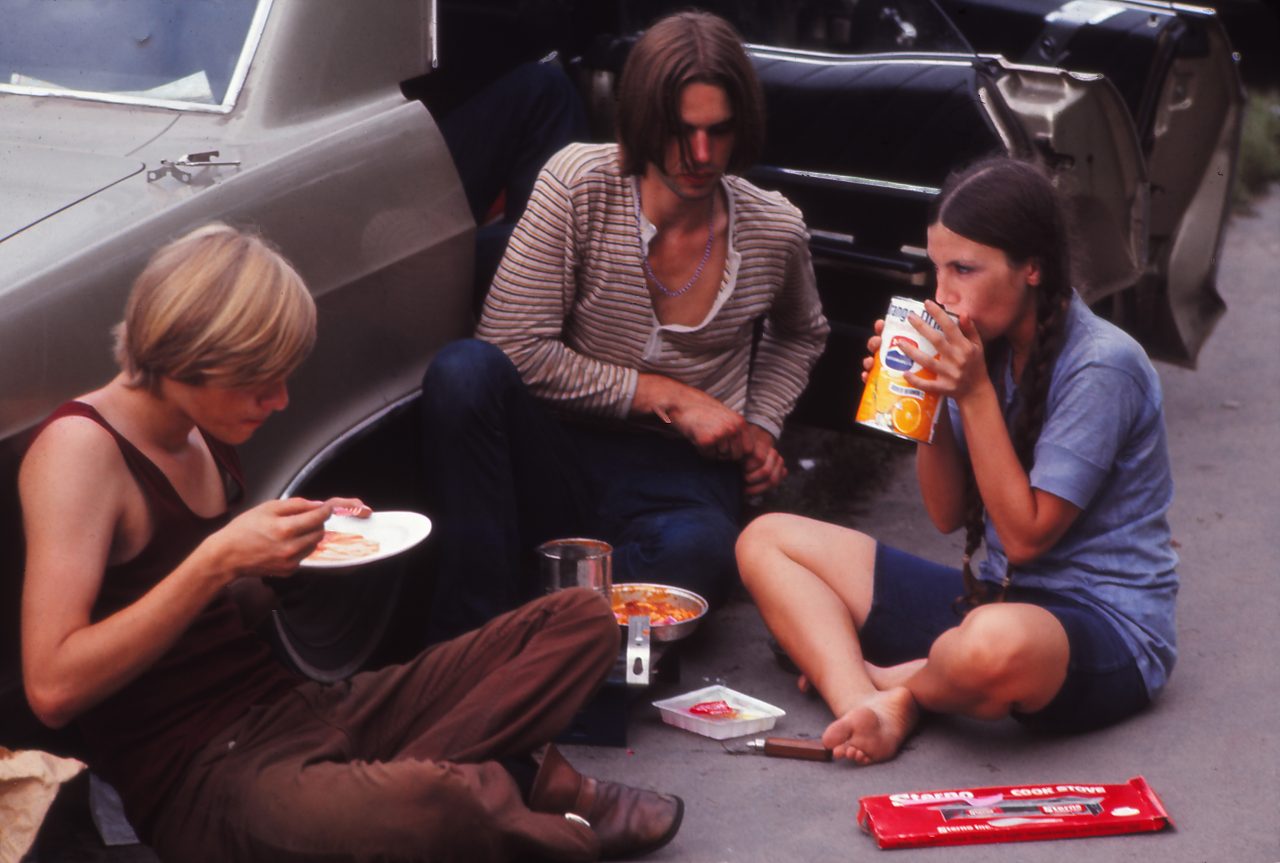 Un picnic improvisado en el festival de Woodstock