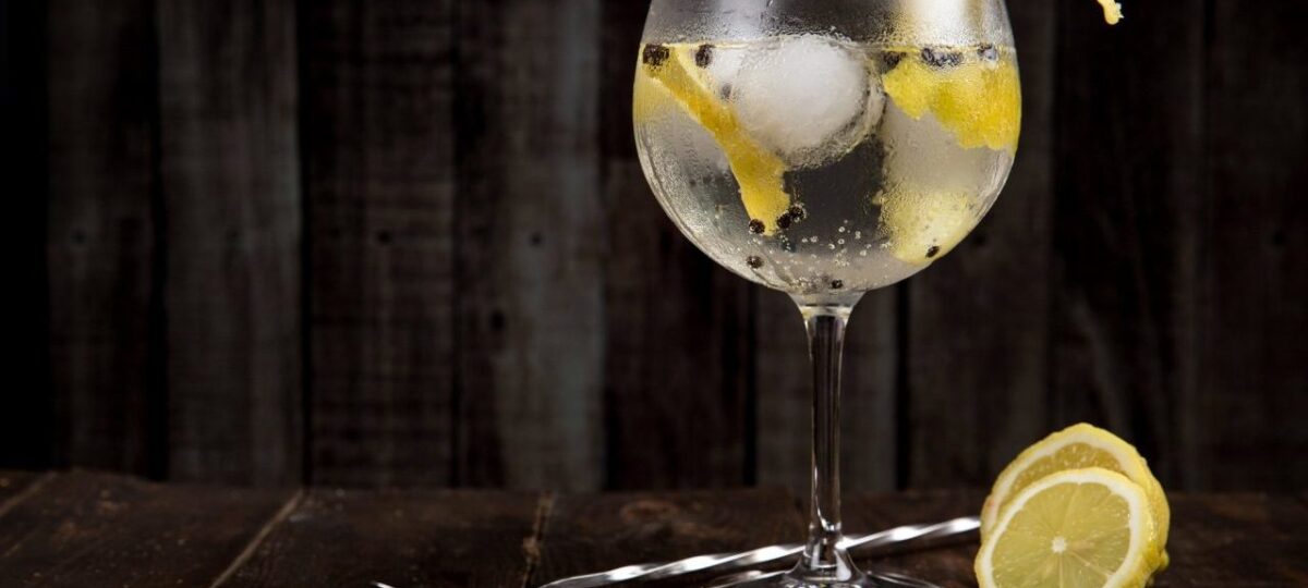 Cinco curiosidades sobre el gin tonic que quizás no conocías