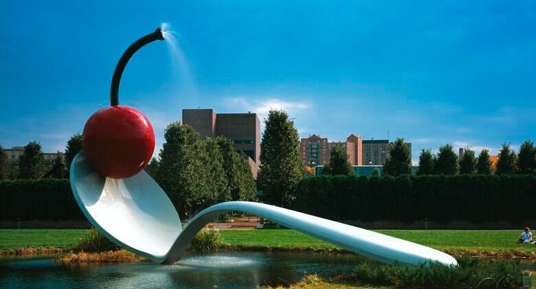 Puente de cuchara y cereza de Claes Oldenburg