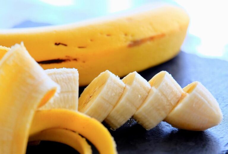 10 beneficios sorprendentes de comer tres plátanos al día