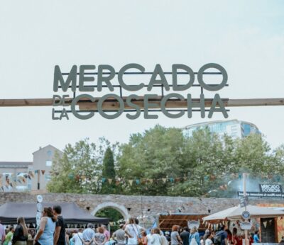 Calabizo, Airas Moniz, Galo Celta, Carabuñas y Pan da Moa: Algunos de los productores presentes en el Mercado de la Cosecha de A Coruña