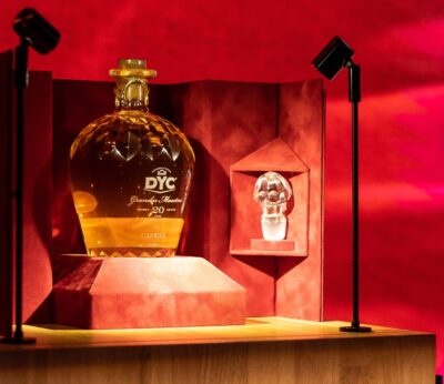 Esto es lo que ha costado la botella de  DYC 20 Grandes Maestros, el whisky español más caro de la historia