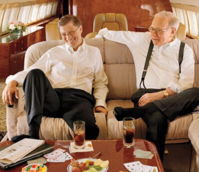 Esta es la tarjeta de oro de Mcdonald’s de Bill Gates y Warren Buffet con privilegios ilimitados