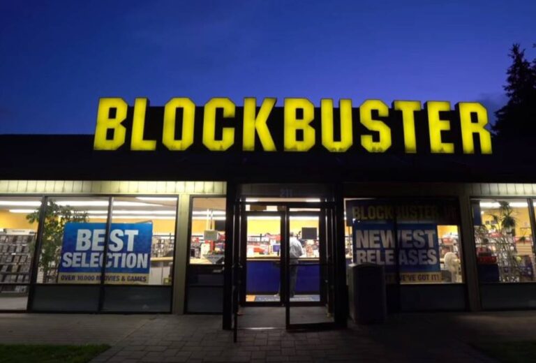 Así es el bar clandestino que recuerda a una tienda de Blockbuster 