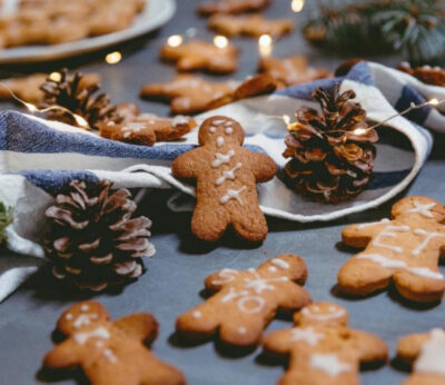 Así se preparan las clásicas galletas navideñas de jengibre hechas con granini Origin