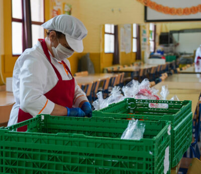 Economía.- La CNMC inicia expediente sancionador contra empresas distribuidoras de alimentos en colegios o residencias