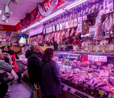 Economía.- La cadena de valor del gran consumo valora de forma positiva la rebaja del IVA a los alimentos básicos