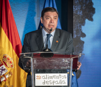 Economía.- Planas advierte de que el Gobierno «estará vigilante» para que se traslade la bajada del IVA a los alimentos