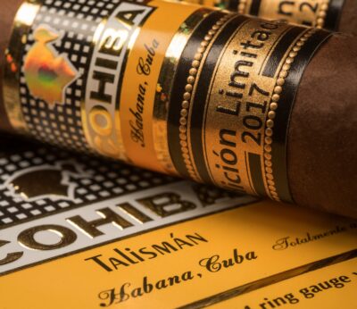 Economía.- El Tribunal de marcas de EEUU falla a favor de Cubatabaco por los derechos de la marca de puros Cohiba