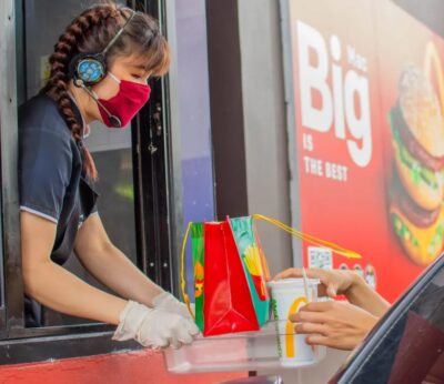 Cliente encuentra 5.000 euros en su pedido de McDonald's.