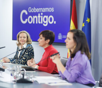 Economía.- El Gobierno asegura que se «está cumpliendo» la bajada del IVA a los alimentos, aunque está vigilante