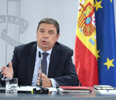 Economía.- Planas trasladará a Bruselas la necesidad de seguir la evolución de sectores afectados por el alza de costes