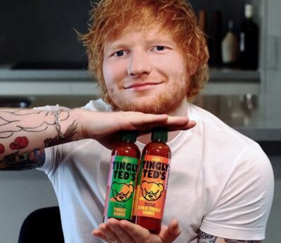 Ed Sheeran y su marca de salsas picantes.
