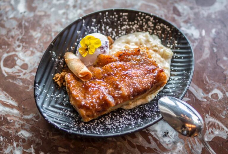 Los mejores sitios de Madrid para comer torrijas - Café Comercial