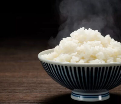 Esta es la mejor manera de cocinar arroz blanco en el microondas