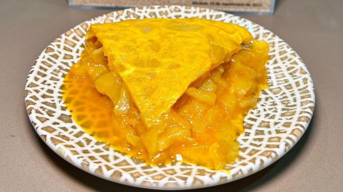 Receta de tortilla de patatas de Café Tizona, una de las dos mejores de España.