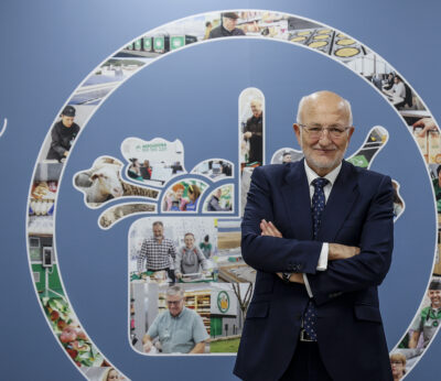 Economía.- Juan Roig destinará este año 100 millones de su sueldo y dividendos a la economía valenciana y española