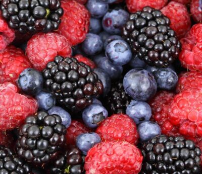 Economía.-Junta exige a Planas no usar en la contienda al sector de la fresa para no «perder la confianza» internacional