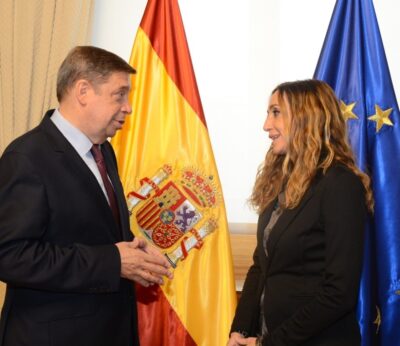 Economía.- La Generalitat Valenciana pide a Planas una prórroga hasta 2025 para la implementación del cuaderno digital