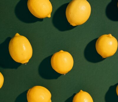 Echar o no limón a la comida: analizamos uno de los debates más ácidos de la gastronomía