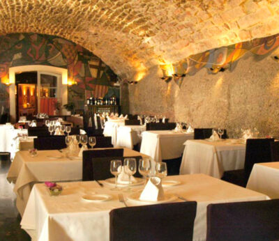 Así es Abat Cisneros, el restaurante donde comieron los Obama y Spielberg en la montaña de Montserrat