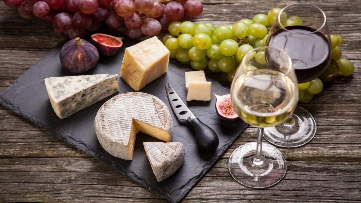 The best pairing of wine and Stilton cheese, according to Forbes
