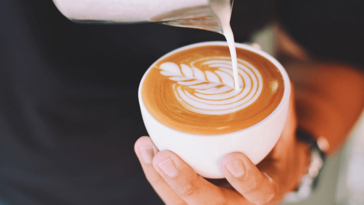 How to prepare the perfect latte at home