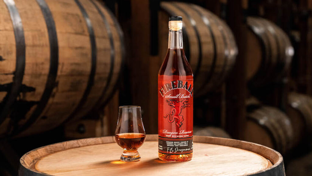 Fireball Su Fireball presenta 'Dragon Reserve': su primer whisky añejado en barrica ...