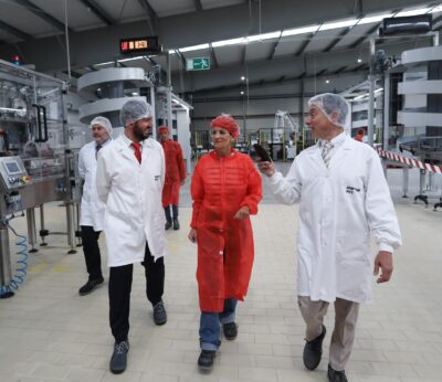 Economía.- La planta navarra de la empresa bebidas vegetales Natur All abre una nueva línea de envasado