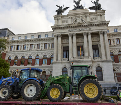 Economía.- Cerca de 200 tractores marcharán el 5 de julio frente al Ministerio de Agricultura por la sequía