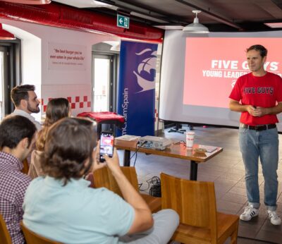 Economía.- La AmChamSpain presenta Five Guys como modelo de negocio a más de 60 ‘Young Leaders Network’