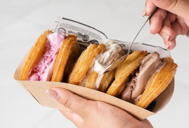 El sándwich de churro con helado que triunfa en Las Palmas