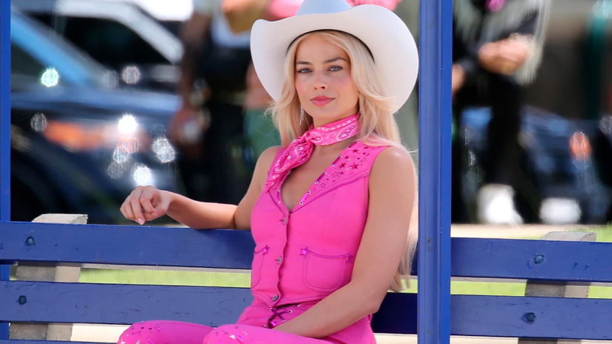 This was the drink that helped Margot Robbie get a ‘Barbie’ skin