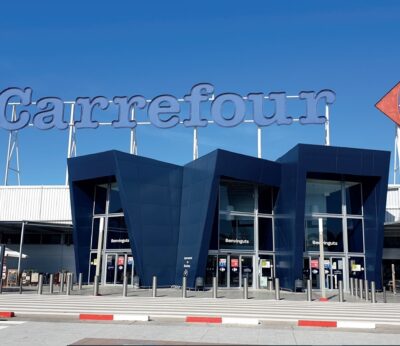 Economía.- Carrefour España ganó 289,8 millones en 2022, un 24% menos, y elevó sus ventas un 9,5%